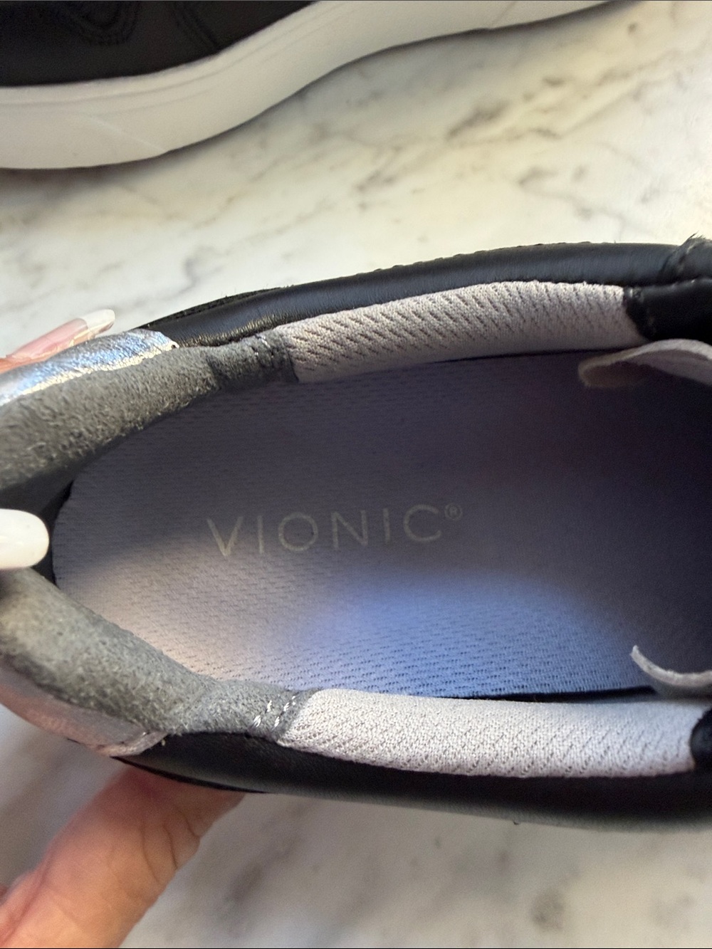 Vionic Kimmie Court Sneakerd in Black/Silver Leather size 8M - Picture 4 of 8